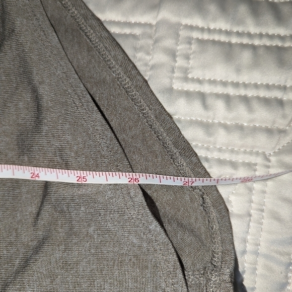 Aritzia BABATON Beige Casual Minimalist Sami Scoop Pocket Tee T-Shirt Size Small - Picture 5 of 8